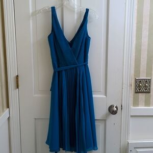 V neck dress